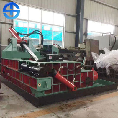 Плотность связки 2000KG/M3 кантует вне гидравлический Baler утиля