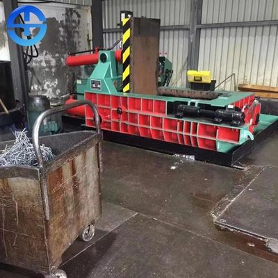 размер связки 300*300mm Baler металла давления 130 тонн гидравлический