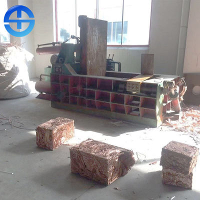 утиля размера связки 300*300mm машина Cuboid тюкуя передняя вне